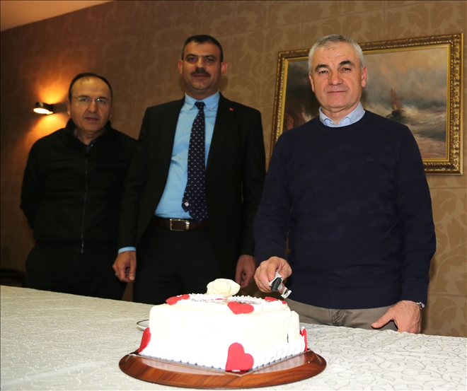 Rıza Hocaya Sürpriz Kutlama