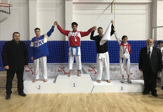 Sivas Karate Birinci Oldu