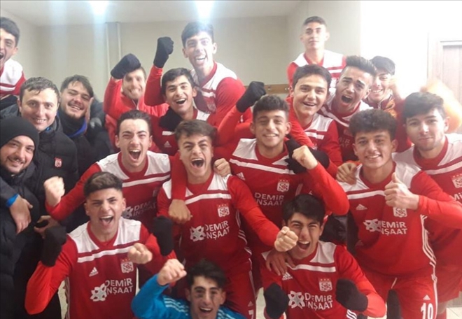 3 Puan, 4 Golle Geldi
