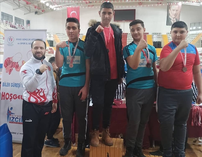 Bilek Güreşine Yoğun Katılım