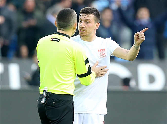 Cüneyt Çakır: 2 Sivasspor: 1