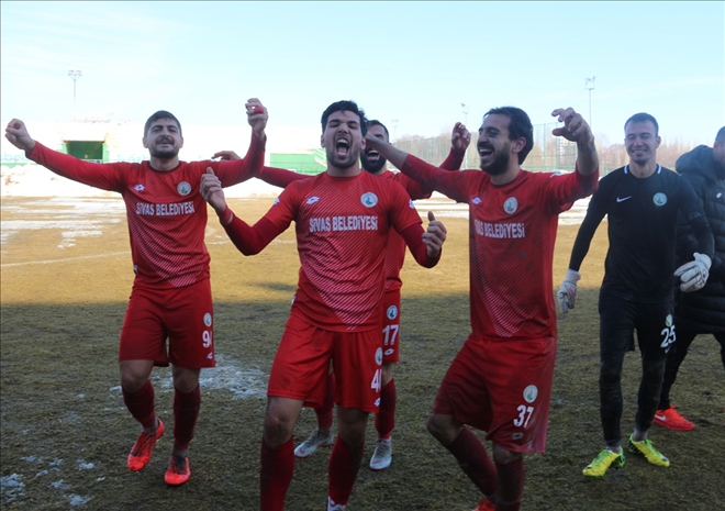 Sivas Belediyespor Demir Büktü!