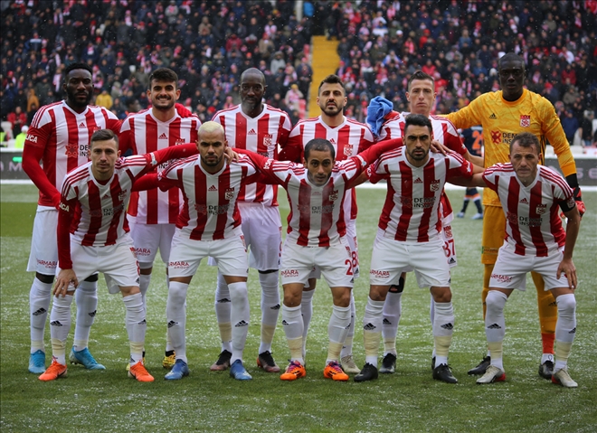 4 Futbolcu Sarı Kart Sınırında