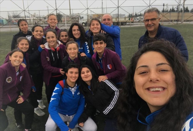Bayan Kramponlar 3 Attı 3 Aldı