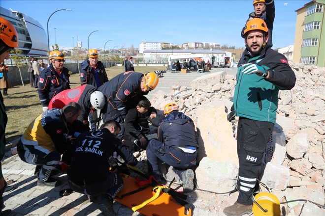 Deprem Tatbikatı  Gerçeğini Aratmadı--Video