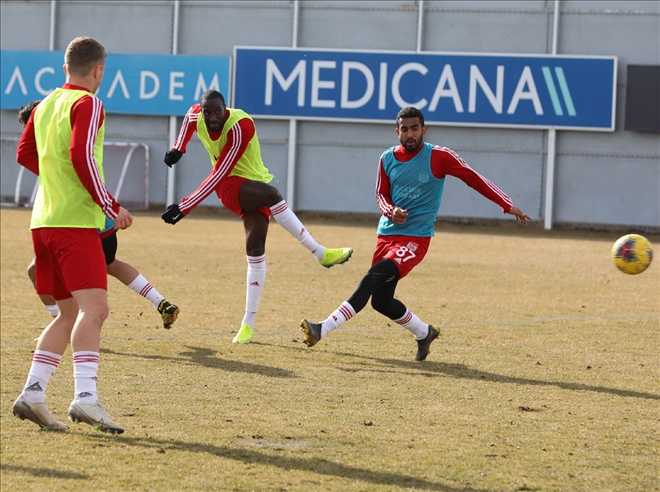 Sivasspor Topbaşı Yaptı