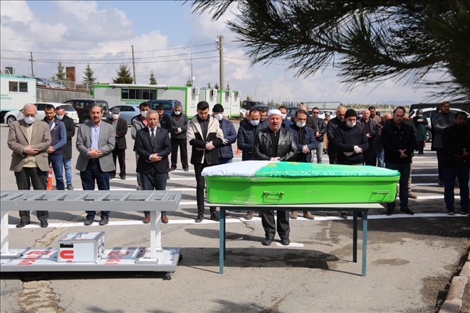 Cenazeler Yukarı  Tekke´den Kalkıyor