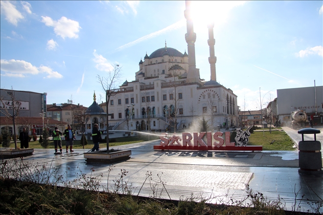 Suşehri´nde Cadde Ve Sokaklar Koronavirüse Karşı İlaçlandı 