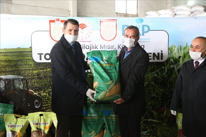 Çiftçilere Tohum Dağıtıldı