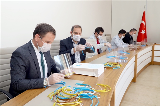 Maske Üreterek Katkı Sağladılar