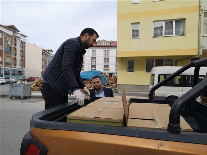 Yardım Paketleri İhtiyaçlılara Dağıtılıyor
