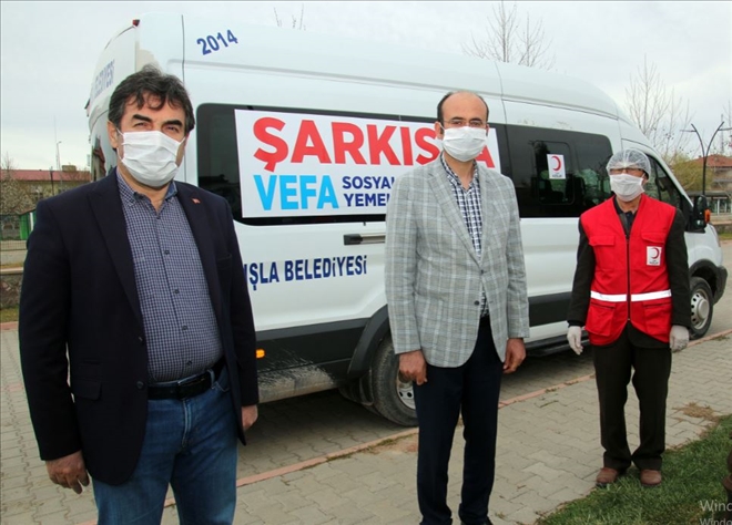 İftar Yemekleri Evlere Servis Ediliyor   