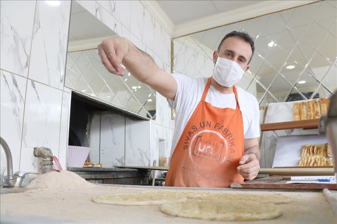 15 Günde Askıda 8 Bin Ekmek Birikti