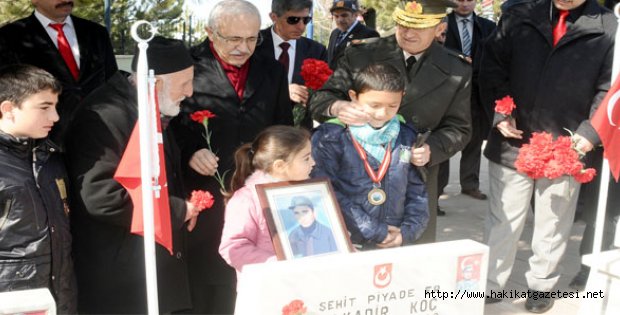 Şehitlere Gözyaşı