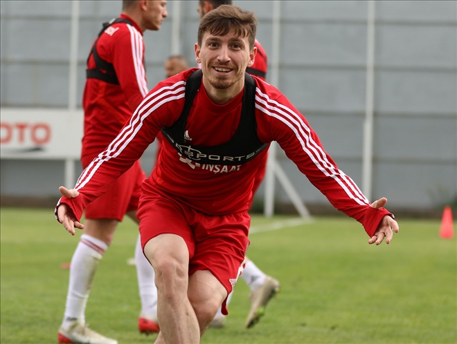 Mert Hakan Yandaş´tan Transfer Cevabı!