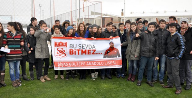 ŞAMPİYON YAP BİZİ CARLOS