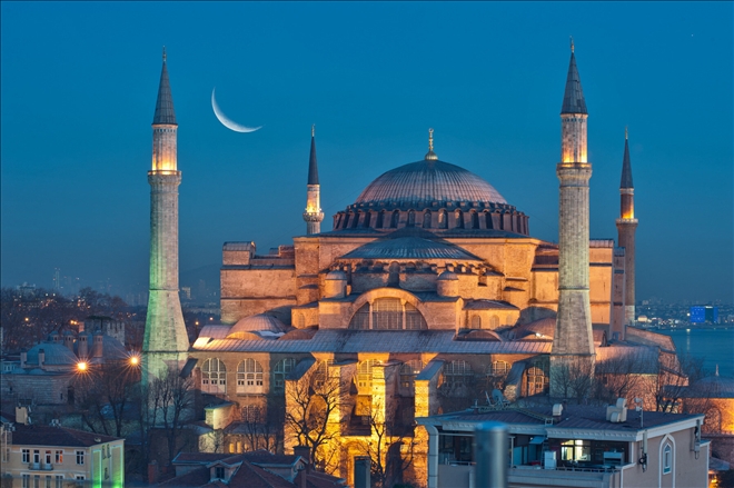 Ayasofya Secdeye Hasret Kaldı