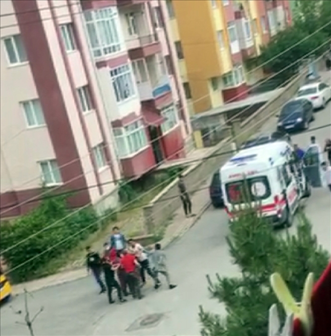 Küçük Kıza Çarpan Sürücüye Meydan Dayağı--Video
