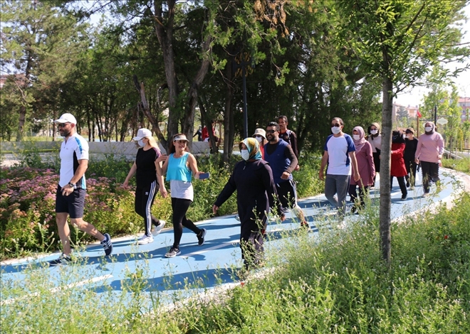 Spor Yap, Zinde Kal´