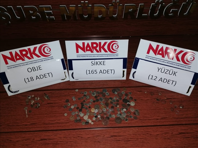 Polis Ekipleri 165 Sikke Ve 12 Yüzük Ele Geçirdi