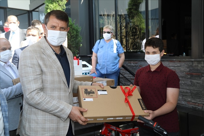 Dereceye Giren  Öğrencilere Ödül