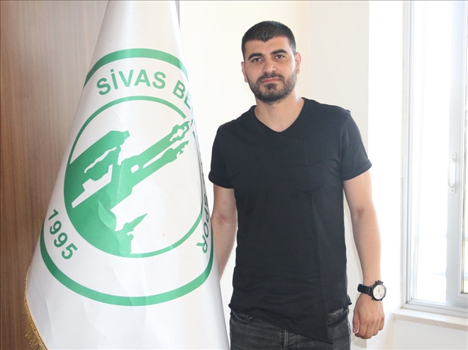 Halman 1 Yıl Daha Sivas Belediyespor´da