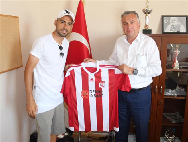 Sivassporlu Çiftçi´den, Aşık´a Ziyaret