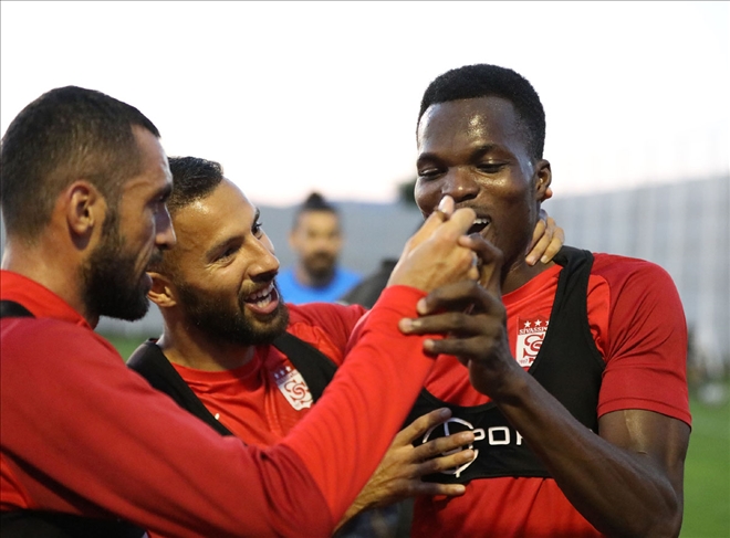 Sivasspor´da Cofie´ye Sürpriz!