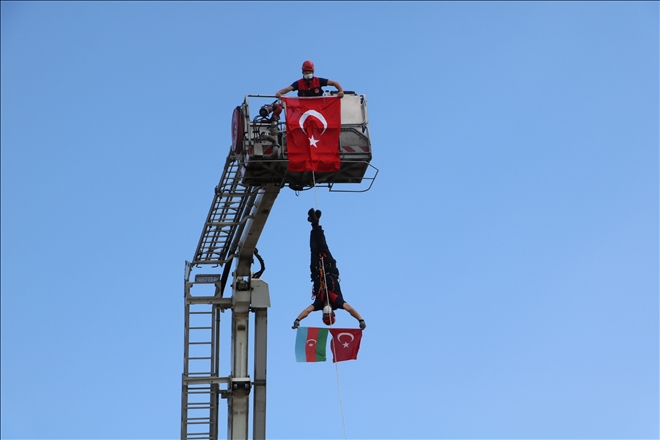 Tatbikatta Azerbaycan Bayrağı Açtılar--Video