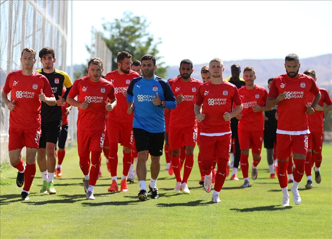 Kayserispor Mesaisi Başladı