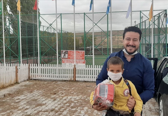 Şair Özdemir, İyiliği Paylaştı