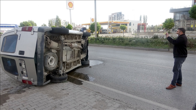 Kaza Yapan Araçtan Burnu Bile Kanamadan Çıktı