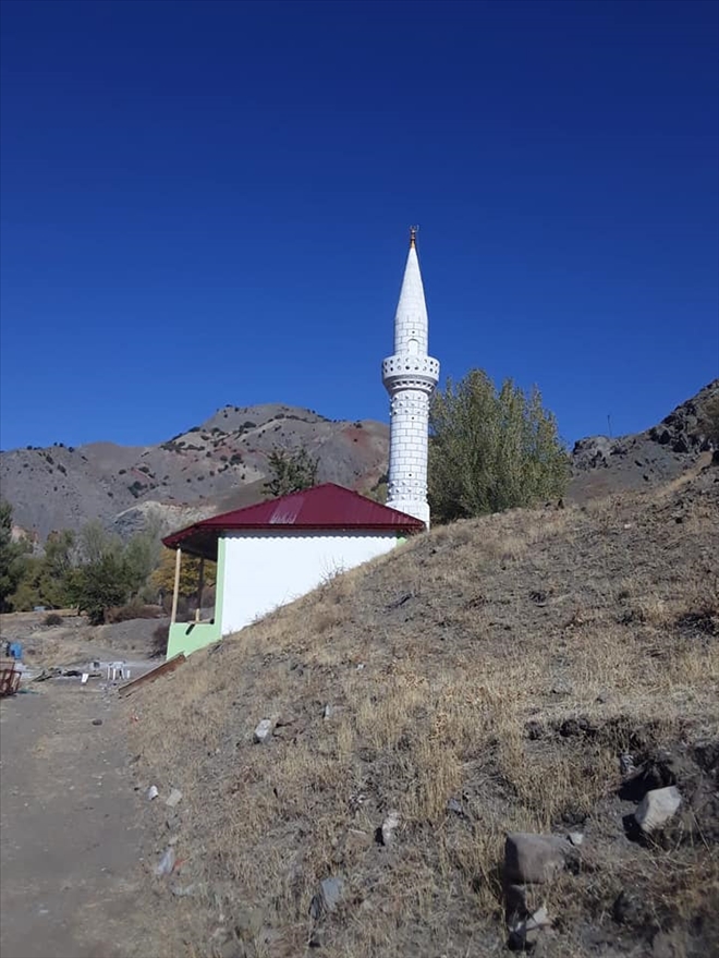 PKK´nın Yaktığı Cami  Yeniden İnşa Ediliyor