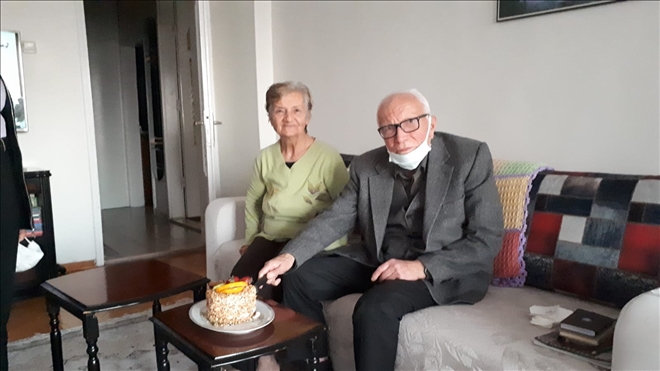 87 Yaşındaki Öğretmene Sürpriz 