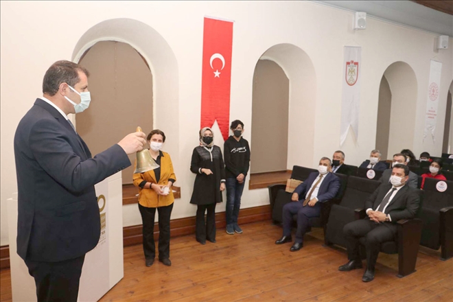 İlk Ders Zilini Ayhan Çaldı