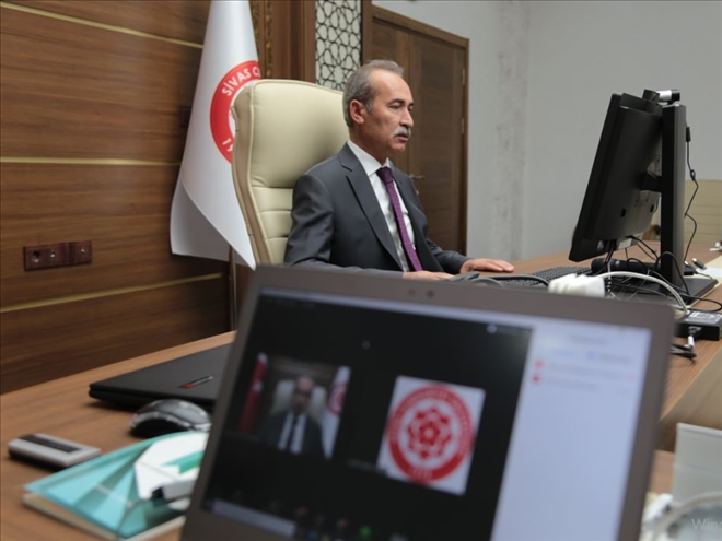 CÜ´de Uzaktan Eğitim Sertifikaları Dağıtıldı--Video