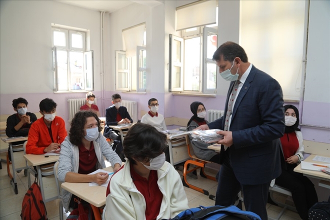 Eğitimi Geri Plana Atmadık