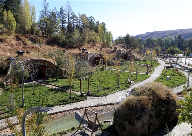 Hobbit Evlerde Sonbahar Güzelliği 