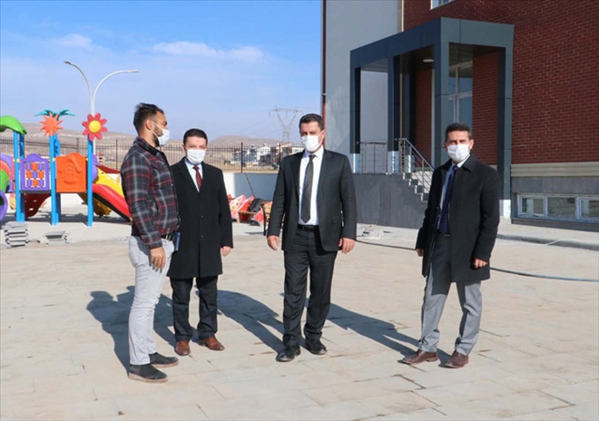 YAPIMI DEVAM EDEN OKULLARI İNCELEDİ