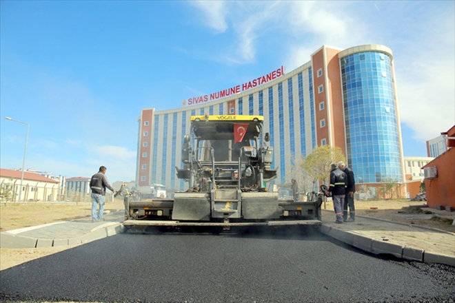 HASTANE BAHÇESİ ASFALTLANDI