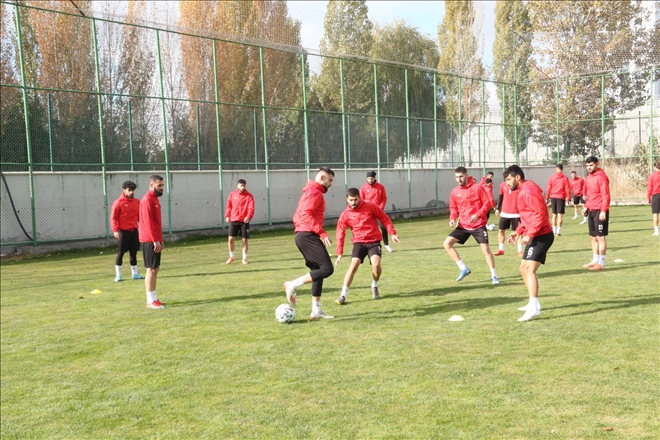  FENERBAHÇE KARŞISINDA TUR ARAYACAK