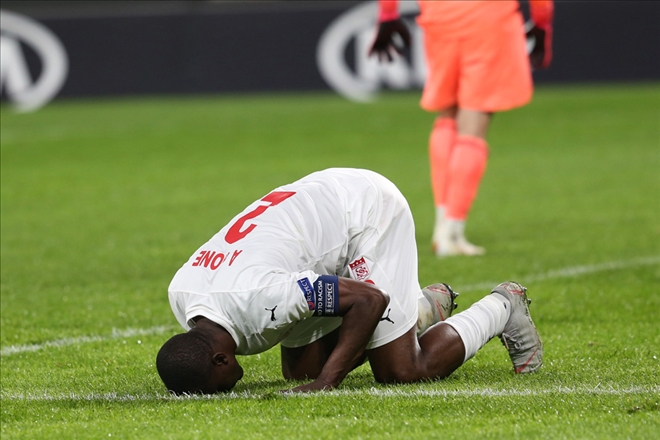 DEDE UEFA´DA SİFTAH YAPTI