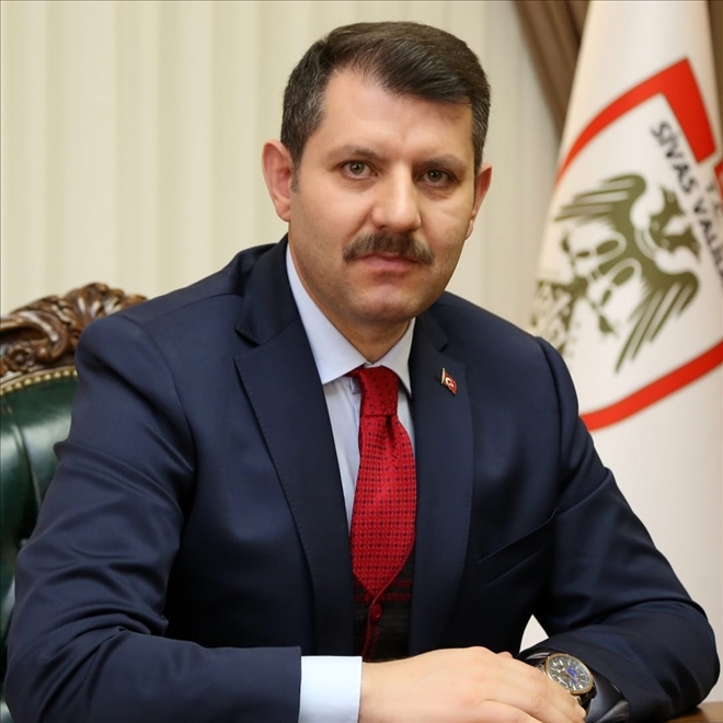 İnsan Varlıkların  Gözbebeğidir
