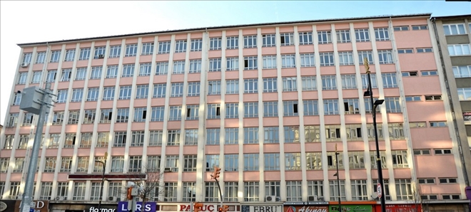    Mart´ta Yeni Binasında