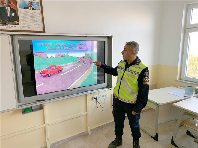  Jandarma EBA Üzerinden Ders Verdi   