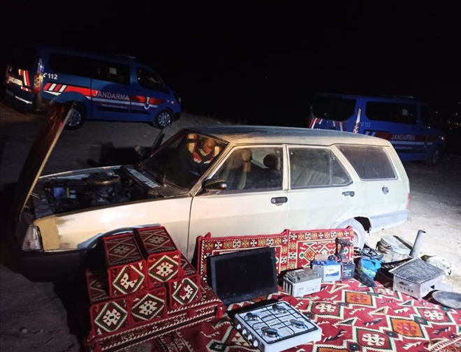 Hırsızlık Yapan Şüpheli Suçüstü Yakalandı
