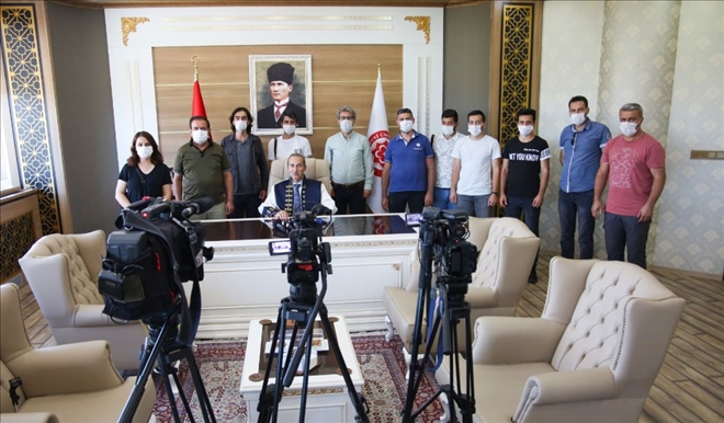 Basın Mensuplarımız Köprü Görevi Görüyor