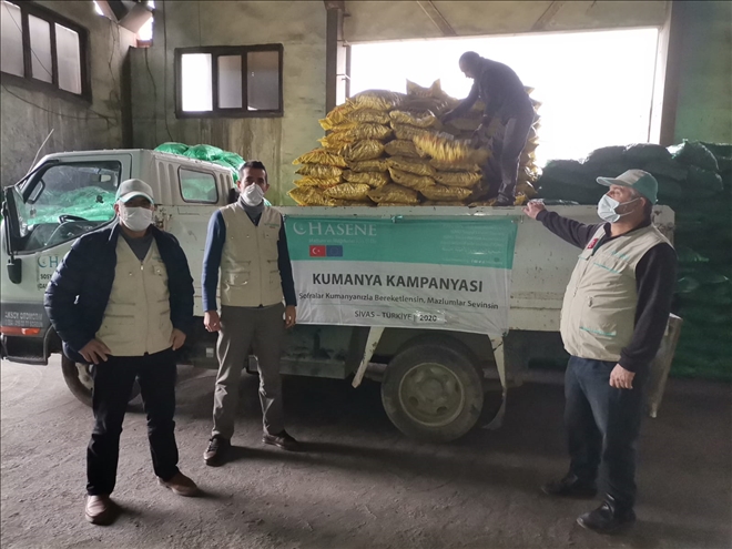 İhtiyaçlıların Yardımına Koşuyorlar