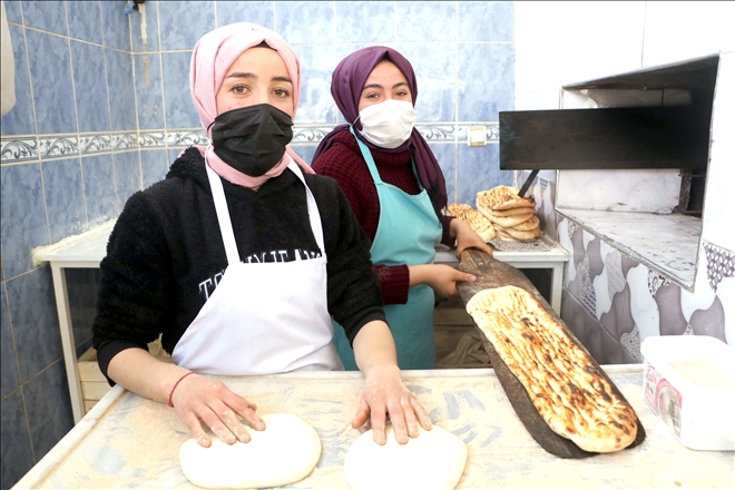 Kızları Mesai Arkadaşı Oldu