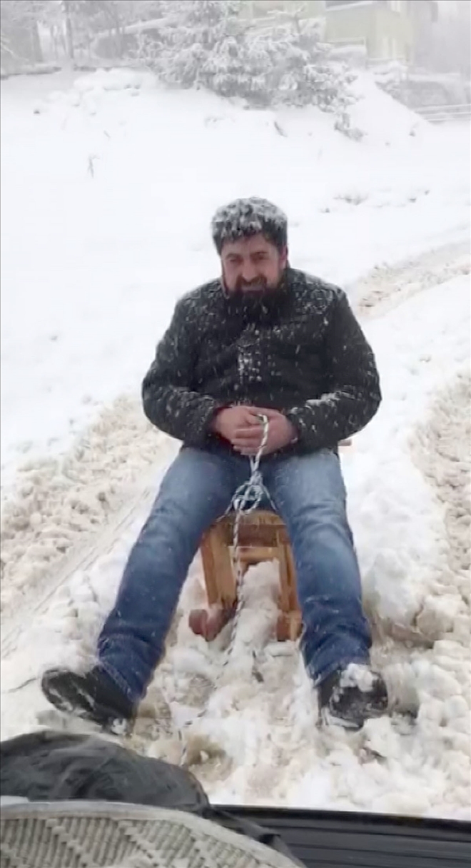 Kızağı Arabanın Arkasına Bağladı